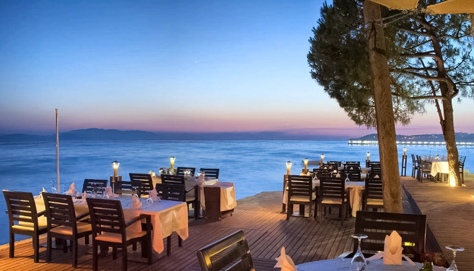 هتل افسیا هالیدی بیچ کلاب کوش آداسی